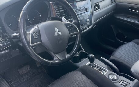 Mitsubishi Outlander III рестайлинг 3, 2013 год, 1 605 000 рублей, 7 фотография