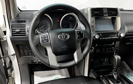 Toyota Land Cruiser Prado 150 рестайлинг 2, 2013 год, 3 299 000 рублей, 12 фотография