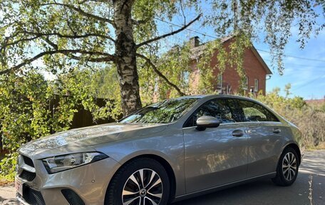 Mercedes-Benz A-Класс, 2019 год, 2 590 000 рублей, 3 фотография