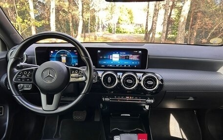 Mercedes-Benz A-Класс, 2019 год, 2 590 000 рублей, 15 фотография