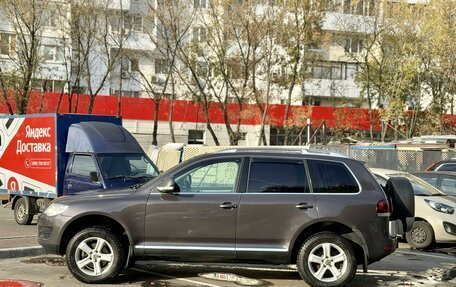 Volkswagen Touareg III, 2009 год, 1 500 000 рублей, 2 фотография