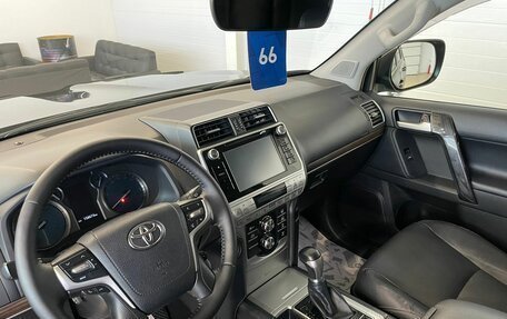 Toyota Land Cruiser Prado 150 рестайлинг 2, 2017 год, 4 999 999 рублей, 11 фотография