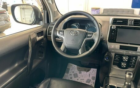 Toyota Land Cruiser Prado 150 рестайлинг 2, 2017 год, 4 999 999 рублей, 14 фотография