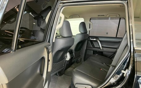 Toyota Land Cruiser Prado 150 рестайлинг 2, 2017 год, 4 999 999 рублей, 18 фотография