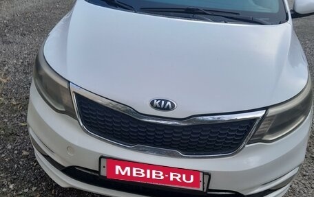 KIA Rio III рестайлинг, 2016 год, 940 000 рублей, 1 фотография