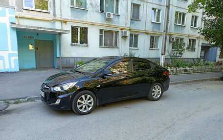 Hyundai Solaris II рестайлинг, 2011 год, 750 000 рублей, 3 фотография