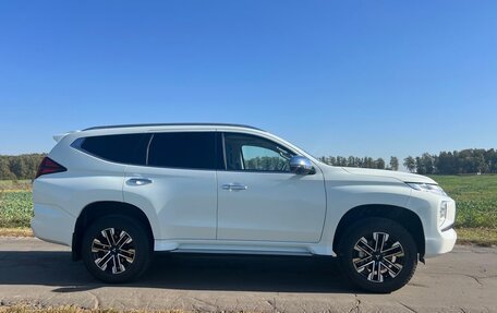 Mitsubishi Montero Sport, 2022 год, 4 950 000 рублей, 5 фотография