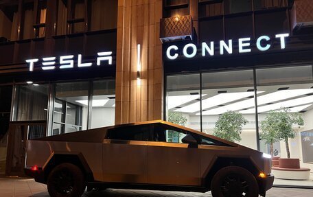 Tesla Cybertruck, 2024 год, 25 500 000 рублей, 1 фотография