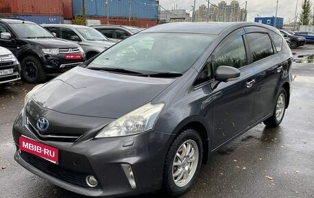 Toyota Prius Alpha I (ZVW40/41), 2013 год, 1 220 000 рублей, 1 фотография