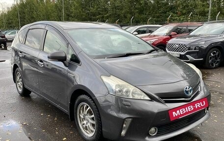 Toyota Prius Alpha I (ZVW40/41), 2013 год, 1 220 000 рублей, 3 фотография