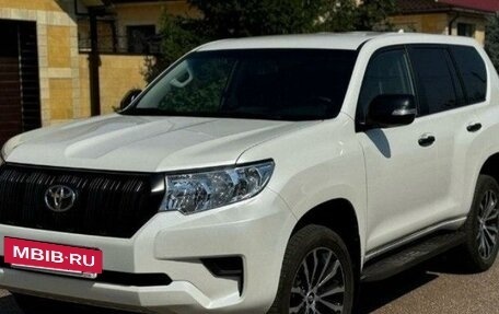 Toyota Land Cruiser Prado 150 рестайлинг 2, 2018 год, 5 500 000 рублей, 2 фотография