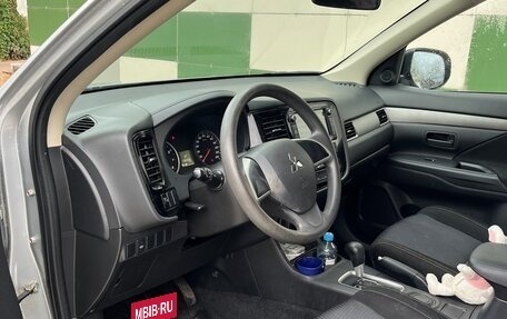 Mitsubishi Outlander III рестайлинг 3, 2016 год, 2 100 000 рублей, 7 фотография