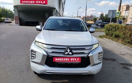 Mitsubishi Pajero Sport III рестайлинг, 2020 год, 3 100 000 рублей, 2 фотография