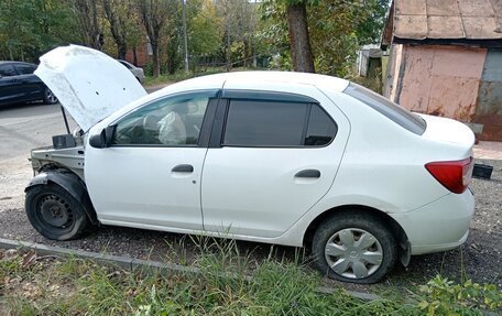 Renault Logan II, 2017 год, 355 000 рублей, 6 фотография