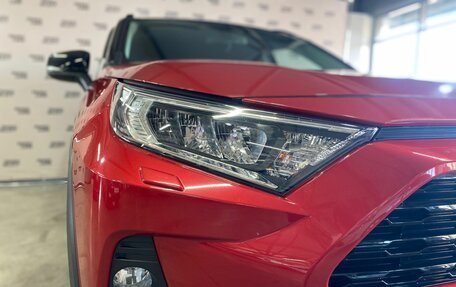 Toyota RAV4, 2021 год, 3 900 000 рублей, 9 фотография