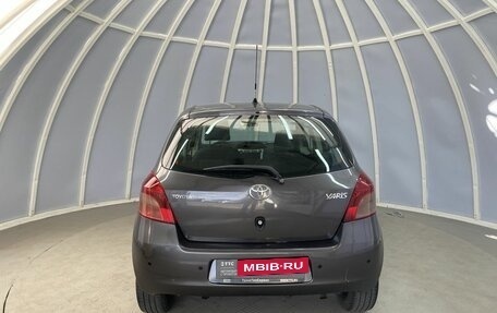 Toyota Yaris III рестайлинг, 2008 год, 727 000 рублей, 6 фотография