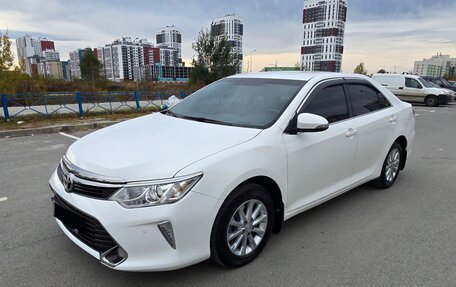 Toyota Camry, 2015 год, 2 200 000 рублей, 13 фотография