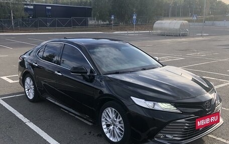 Toyota Camry, 2018 год, 4 000 000 рублей, 10 фотография