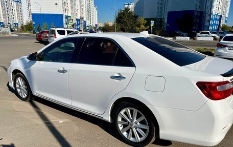 Toyota Camry, 2013 год, 1 870 000 рублей, 2 фотография