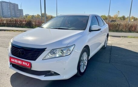 Toyota Camry, 2013 год, 1 870 000 рублей, 7 фотография