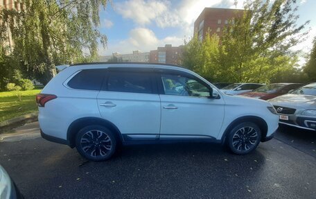 Mitsubishi Outlander III рестайлинг 3, 2021 год, 3 400 000 рублей, 4 фотография