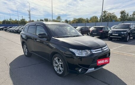 Mitsubishi Outlander III рестайлинг 3, 2014 год, 1 699 000 рублей, 4 фотография