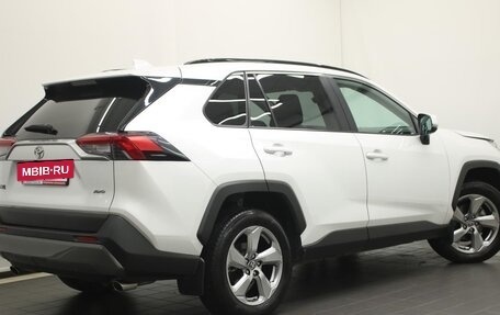 Toyota RAV4, 2020 год, 3 490 000 рублей, 2 фотография