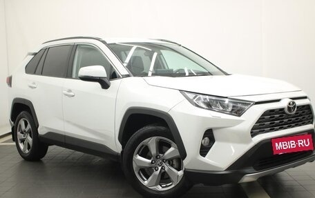 Toyota RAV4, 2020 год, 3 490 000 рублей, 9 фотография