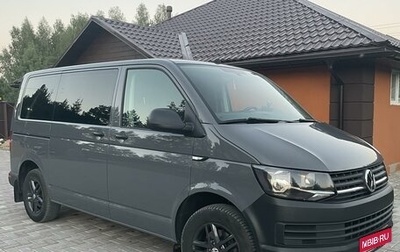 Volkswagen Caravelle T6 рестайлинг, 2018 год, 3 600 000 рублей, 1 фотография