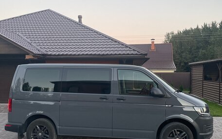 Volkswagen Caravelle T6 рестайлинг, 2018 год, 3 600 000 рублей, 4 фотография