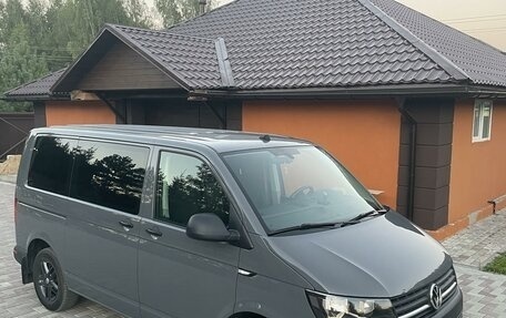 Volkswagen Caravelle T6 рестайлинг, 2018 год, 3 600 000 рублей, 5 фотография