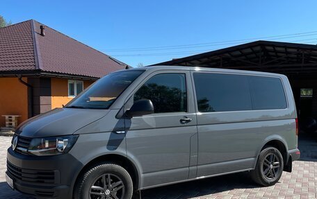 Volkswagen Caravelle T6 рестайлинг, 2018 год, 3 600 000 рублей, 9 фотография