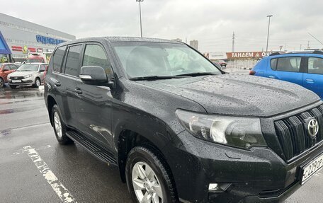 Toyota Land Cruiser Prado 150 рестайлинг 2, 2018 год, 5 500 000 рублей, 2 фотография