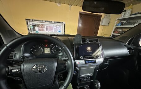 Toyota Land Cruiser Prado 150 рестайлинг 2, 2018 год, 5 500 000 рублей, 9 фотография