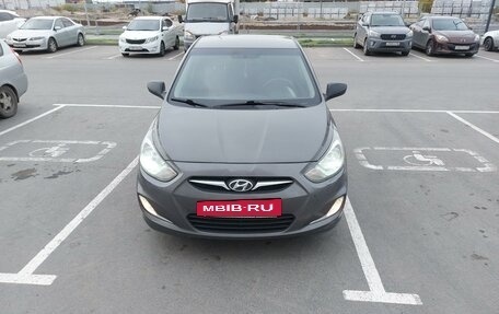 Hyundai Solaris II рестайлинг, 2013 год, 1 100 000 рублей, 6 фотография