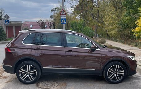 Volkswagen Tiguan II, 2021 год, 4 100 000 рублей, 5 фотография