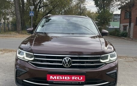 Volkswagen Tiguan II, 2021 год, 4 100 000 рублей, 2 фотография