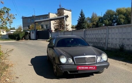 Mercedes-Benz E-Класс, 1996 год, 270 000 рублей, 3 фотография