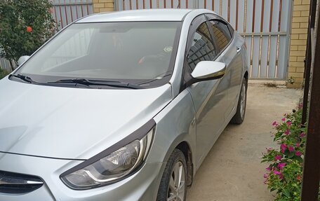 Hyundai Solaris II рестайлинг, 2011 год, 780 000 рублей, 2 фотография