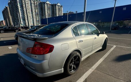 Nissan Skyline, 2001 год, 770 000 рублей, 9 фотография