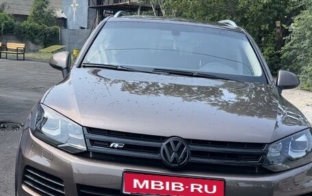 Volkswagen Touareg III, 2012 год, 2 800 000 рублей, 1 фотография