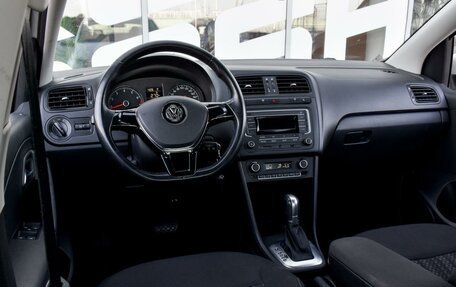 Volkswagen Polo VI (EU Market), 2017 год, 1 388 000 рублей, 6 фотография