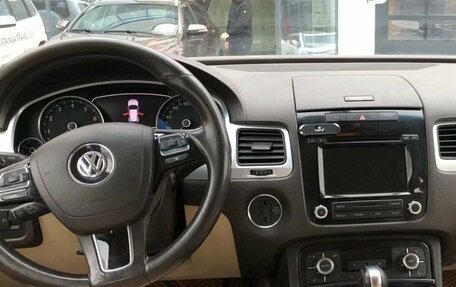 Volkswagen Touareg III, 2011 год, 2 035 000 рублей, 3 фотография