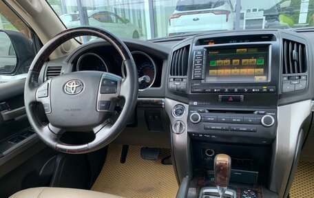 Toyota Land Cruiser 200, 2011 год, 3 000 000 рублей, 10 фотография