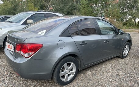 Chevrolet Cruze II, 2010 год, 925 000 рублей, 3 фотография