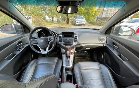 Chevrolet Cruze II, 2010 год, 925 000 рублей, 7 фотография