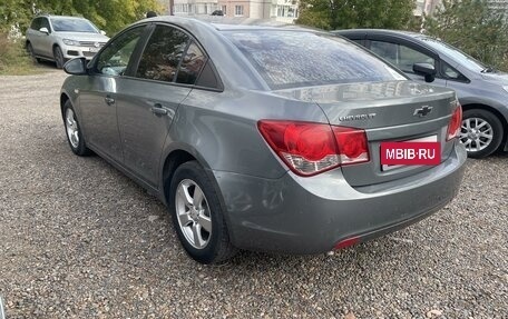 Chevrolet Cruze II, 2010 год, 925 000 рублей, 2 фотография