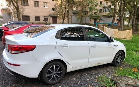 KIA Rio III рестайлинг, 2015 год, 700 000 рублей, 4 фотография