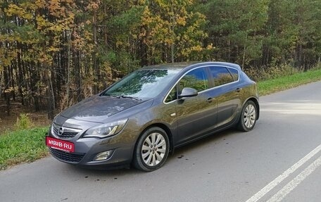 Opel Astra J, 2012 год, 865 000 рублей, 2 фотография