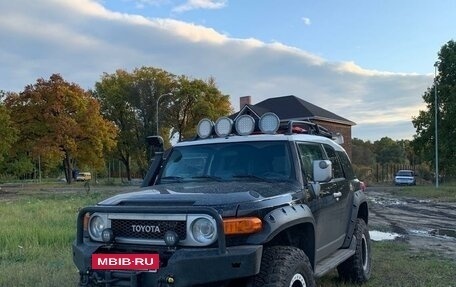 Toyota FJ Cruiser, 2006 год, 3 950 000 рублей, 2 фотография